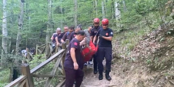Bursa’da Oylat Şelalesi’nde mahsur kalan kadın kurtarıldı