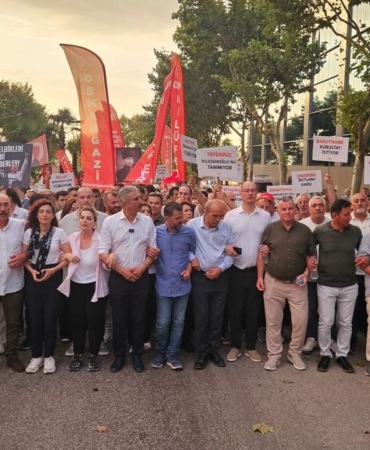 Bursa8217da-Yeni-Parti-Uye-Kayitlari-Basladi-featured