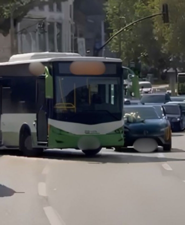 Bursa8217da-dugun-konvoyunun-onu-bu-kez-otobus-yuzunden-kesildi-featured