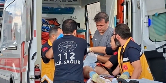 Bursa’da otomobil köprülü kavşağın beton duvarına çarptı: 3 ölü, 2 ağır yaralı