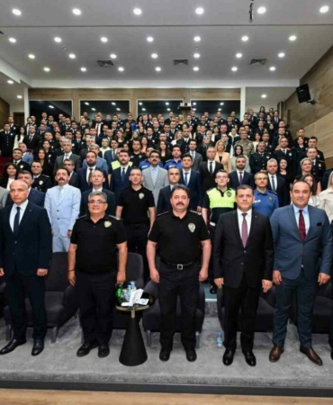 Bursada-105-polis-rutbe-terfi-toreniyle-yeni-rutbelerini-aldi-featured