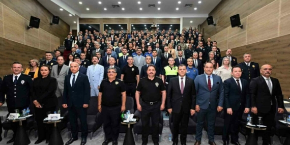 Bursa’da 105 polis rütbe terfi töreniyle yeni rütbelerini aldı