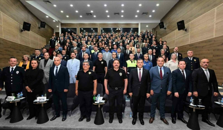 Bursada-105-polis-rutbe-terfi-toreniyle-yeni-rutbelerini-aldi-featured
