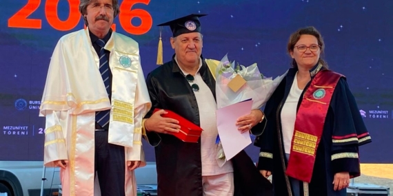 Bursa’da 62 yaşında emekli astsubay Felsefe Bölümü birincisi oldu