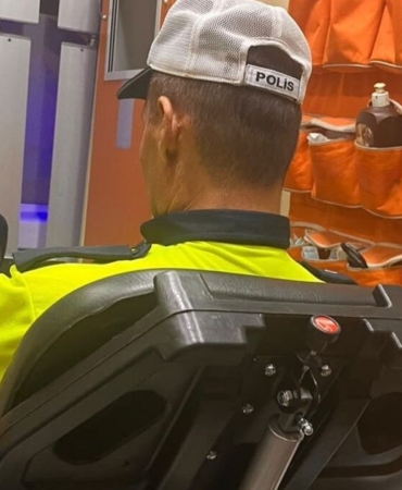 Bursada-motosikletli-surucu-polise-carpti-ve-yaralandi-featured