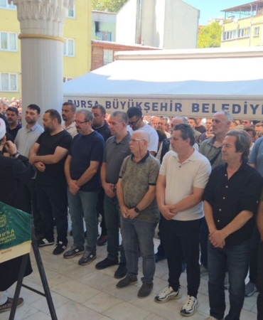 Bursali-is-insaninin-losemi-tedavisi-goren-kizi-vefat-etti-featured
