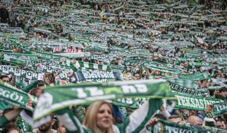 Bursaspor-resmen-Zeki-Yavru8217yu-kadrosuna-katti-featured