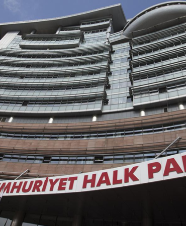 CHP-Istanbulda-7-ilcenin-yonetimini-gorevden-aldi-featured