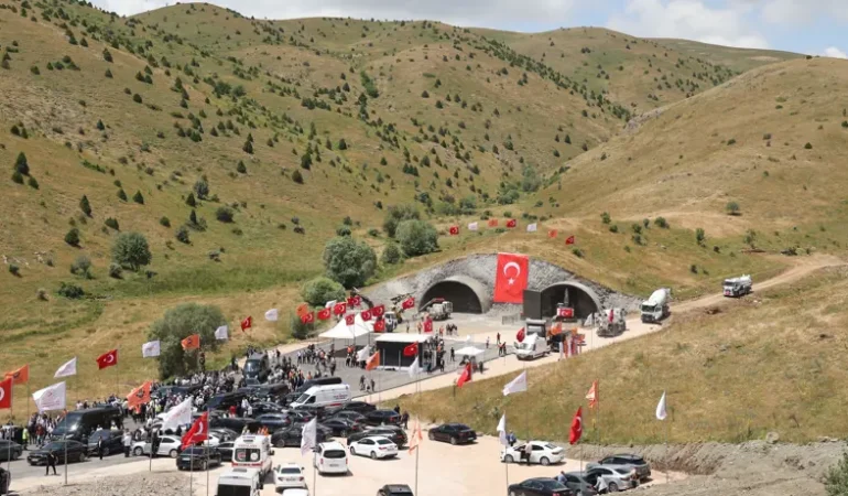 Camlibel-Tuneliyle-virajlar-bitecek-yol-5-dakikaya-dusecek-featured