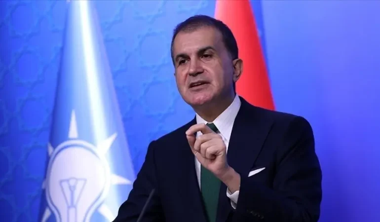 Celik-ayet-yazili-pankartin-kapatilmasina-tepki-gosterdi-featured