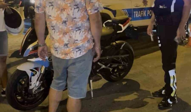Corlu8217da-akrobasi-yapan-motosiklete-agir-para-cezasi-featured