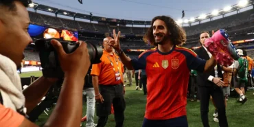 Cucurella8217dan-sampiyonluk-dovmesi-Kolunda-Luis-de-la-Fuente-var-featured