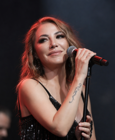 Derya-Bedavaci-Bursada-unutulmaz-bir-gece-yasatti-kai