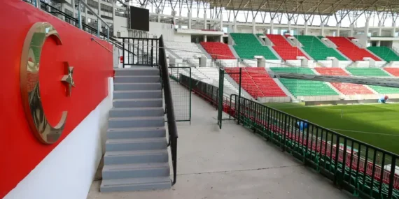 Diyarbakır Stadı hazırlıkları sürüyor; tribün taşıması ve turnike değişiyor