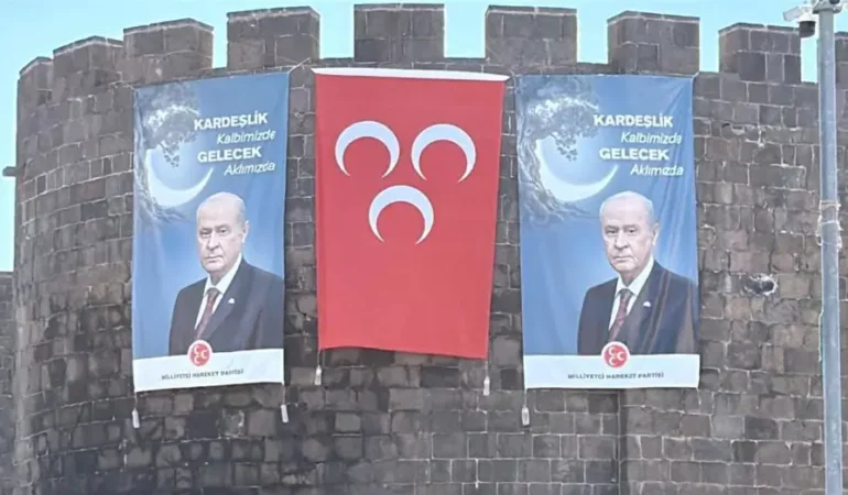 Diyarbakir-Surlari8217na-Bahceli-posterleri-asildi-featured