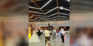 Dugunde-Surpriz-Oyun-Gelin-ve-Damat-Voleybol-Oynadi-featured