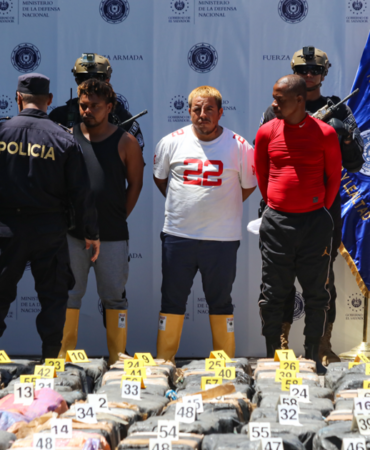El-Salvador8217da-6.6-tonluk-dev-uyusturucu-operasyonu-yakalandi-featured
