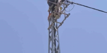Elektrik-Diregine-Carpan-Isci-Hastaneye-Kaldirildi-featured