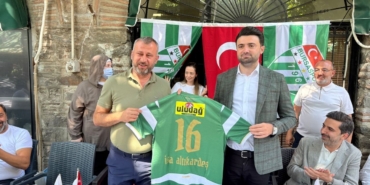 Enes-Celik-Kapalicarsida-esnafla-bulustu-destek-mesaji-verdi-featured