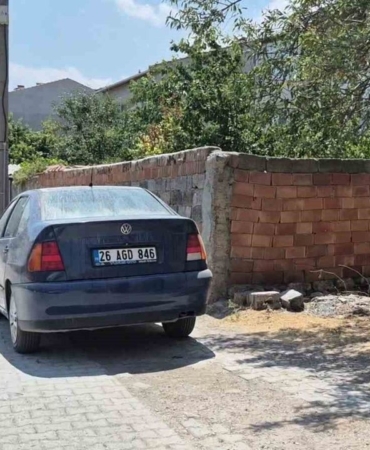 Eskisehir8217de-ic-elektrik-aksamindan-cikan-yangin-otomobili-kullanilamaz-hale-getirdi-featured