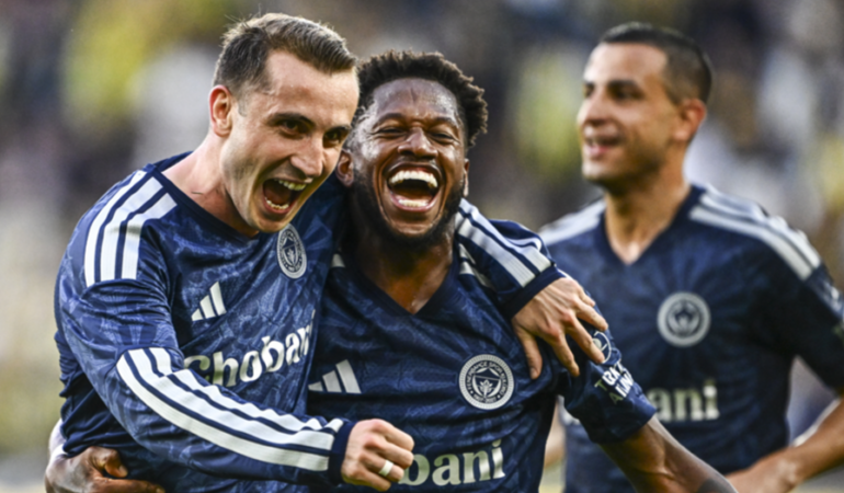 Fenerbahce-Sampiyonlar-Liginin-ilk-adimi-icin-sahaya-cikti-featured
