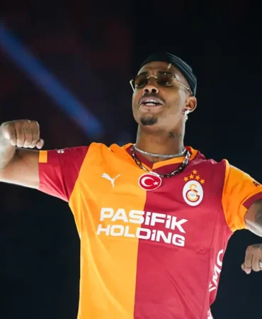 Galatasaray-2-yillik-sozlesmeyi-resmen-duyurdu-Zaferlere-ihtiyac-var-featured