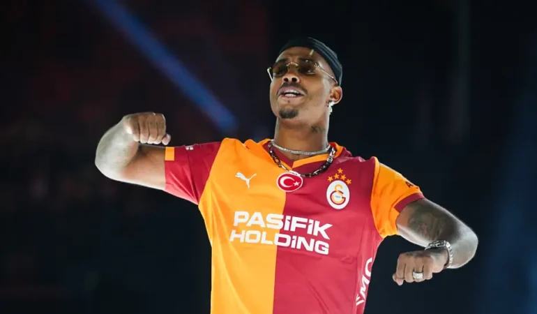 Galatasaray-2-yillik-sozlesmeyi-resmen-duyurdu-Zaferlere-ihtiyac-var-featured