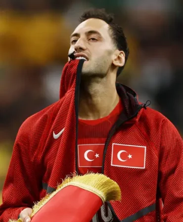 Hakan-Calhanoglunun-Yeni-Imaji-Sasirtti-featured