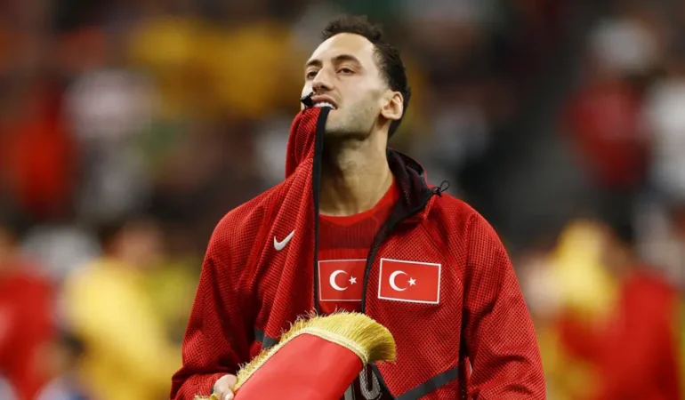 Hakan-Calhanoglunun-Yeni-Imaji-Sasirtti-featured