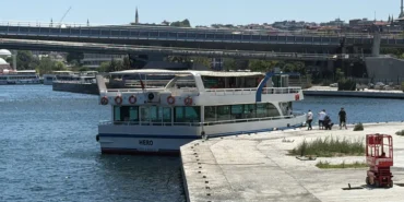 Halic8217te-tekne-kopru-ayagina-carpti-bir-personel-hayatini-kaybetti-featured
