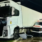 Hasta-tasiyan-ambulansla-tir-carpisti-6-yarali-featured