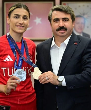 Hatice-Kubra-Ilgunden-Yildirima-Cifte-Madalya-featured