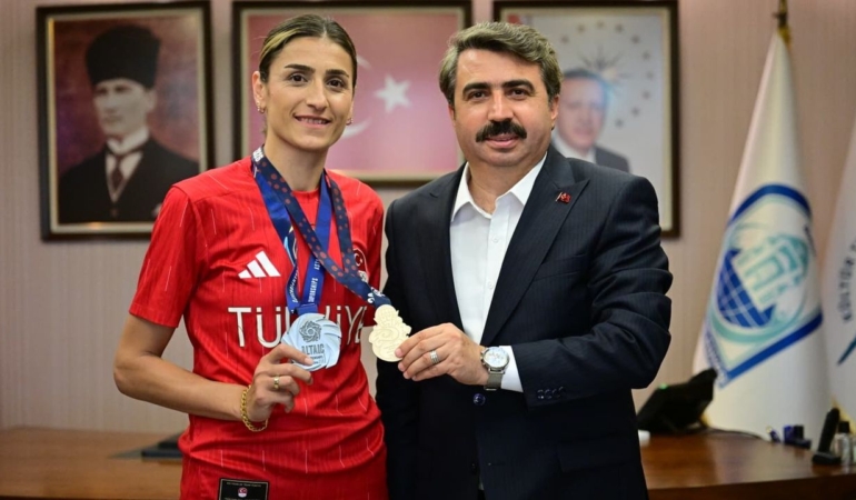 Hatice-Kubra-Ilgunden-Yildirima-Cifte-Madalya-featured