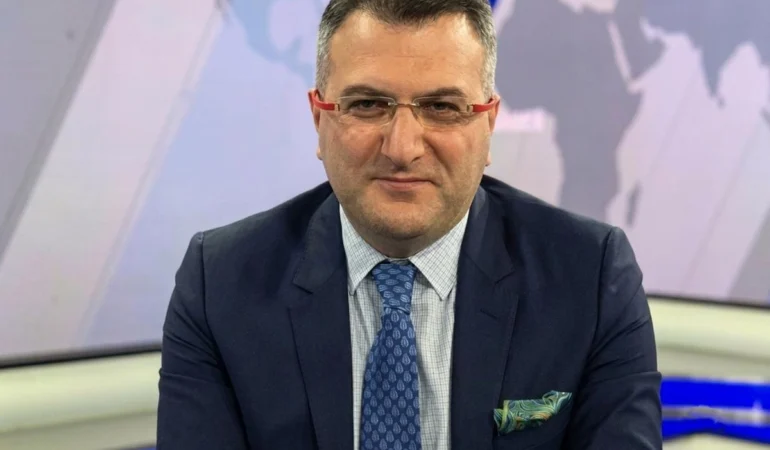 Iddia-Cem-Kucuk-is-adamlarinin-sikayetiyle-gozaltinda-featured