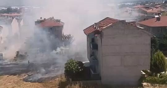 İnegöl’de Anız Yangını: 20 Dönüm Tarım Arazisi Zarar Gördü