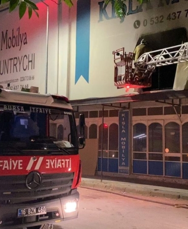 Inegoldeki-mobilya-fabrikasinda-yangin-sonduruldu-featured