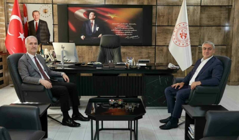 Inegolun-eski-belediye-binasi-genclik-merkezi-oluyor-featured