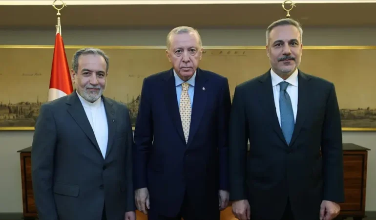 Iran-Disisleri-Bakani-Arakci-Savasin-perde-arkasi-ve-Turkiyenin-kilit-rolu-featured