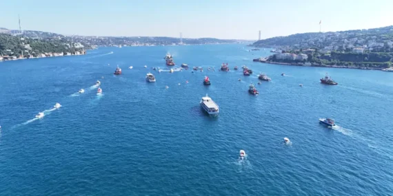İstanbul Boğazı’nda 253 Gemiyle 15 Temmuz Anısına Deniz Korteji