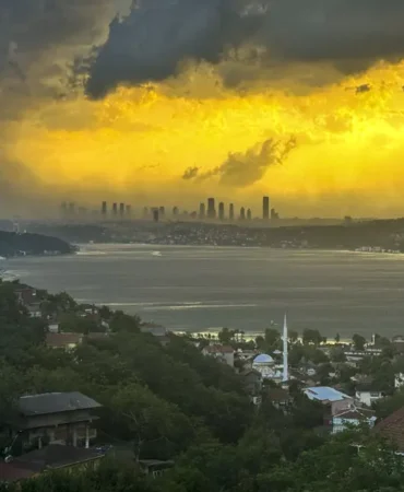 Istanbul-dahil-11-ilde-sari-alarm-Meteoroloji-kuvvetli-geliyor-featured