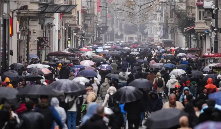 Istanbul8217da-yagmur-basliyor-sicaklik-8-derece-dusecek-sel-riski-artiyor-featured