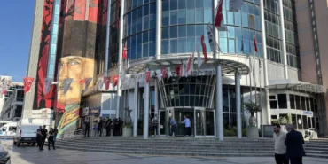 Izmit-Belediyesi8217ne-operasyon-Baskan-ve-esi-dahil-31-gozalti-featured