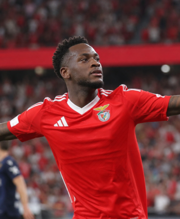 Jhon-Duran-Benficadaki-ilk-macinda-parladi-2-dakikada-1-gol-1-asist-kai
