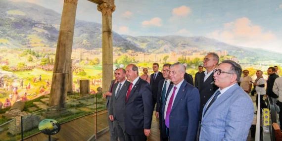 KKTC-5.-Cumhurbaskani-Ersin-Tatar-Bursada-Osmangazi-Belediyesinin-featured