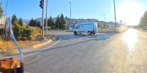 Karabük’te kırmızı ışık ihlalleri kask kamerasında