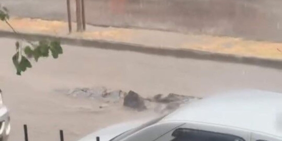 Karacabey’de Sağanak Yolları Sular Altında Kaldı