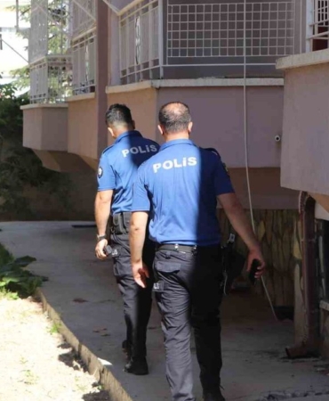 Karaman8217da-balkondan-dusen-42-yasindaki-sahis-yaralandi-featured