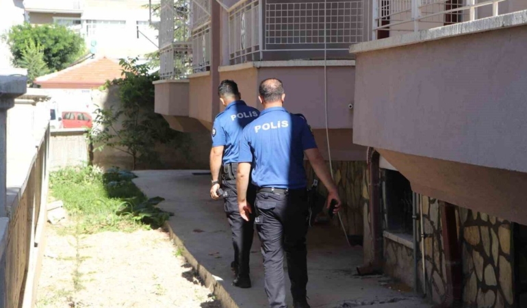 Karaman8217da-balkondan-dusen-42-yasindaki-sahis-yaralandi-featured