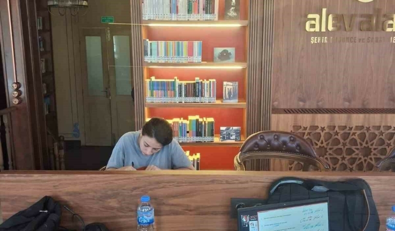 KİTAPLARIN ARASINDA BİR ŞEHİR HAFIZASI: 'BELLEK' BURSA’DA