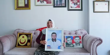 Kiz-cenazesini-beklerken-15-Temmuz8217da-oglu-sehit-oldu-featured